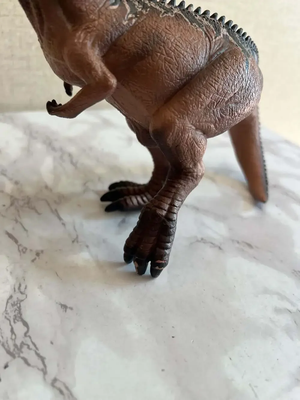 Schleich Giganotosaurus Adult Dinosaur Figure Brown with Hinged Jaw
